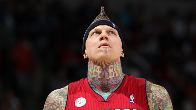 能超越吗？据统计，今年姆巴佩已经代表皇马攻入了53球（姆巴佩今年已为皇马攻入53球，他能否继续刷新纪录？）