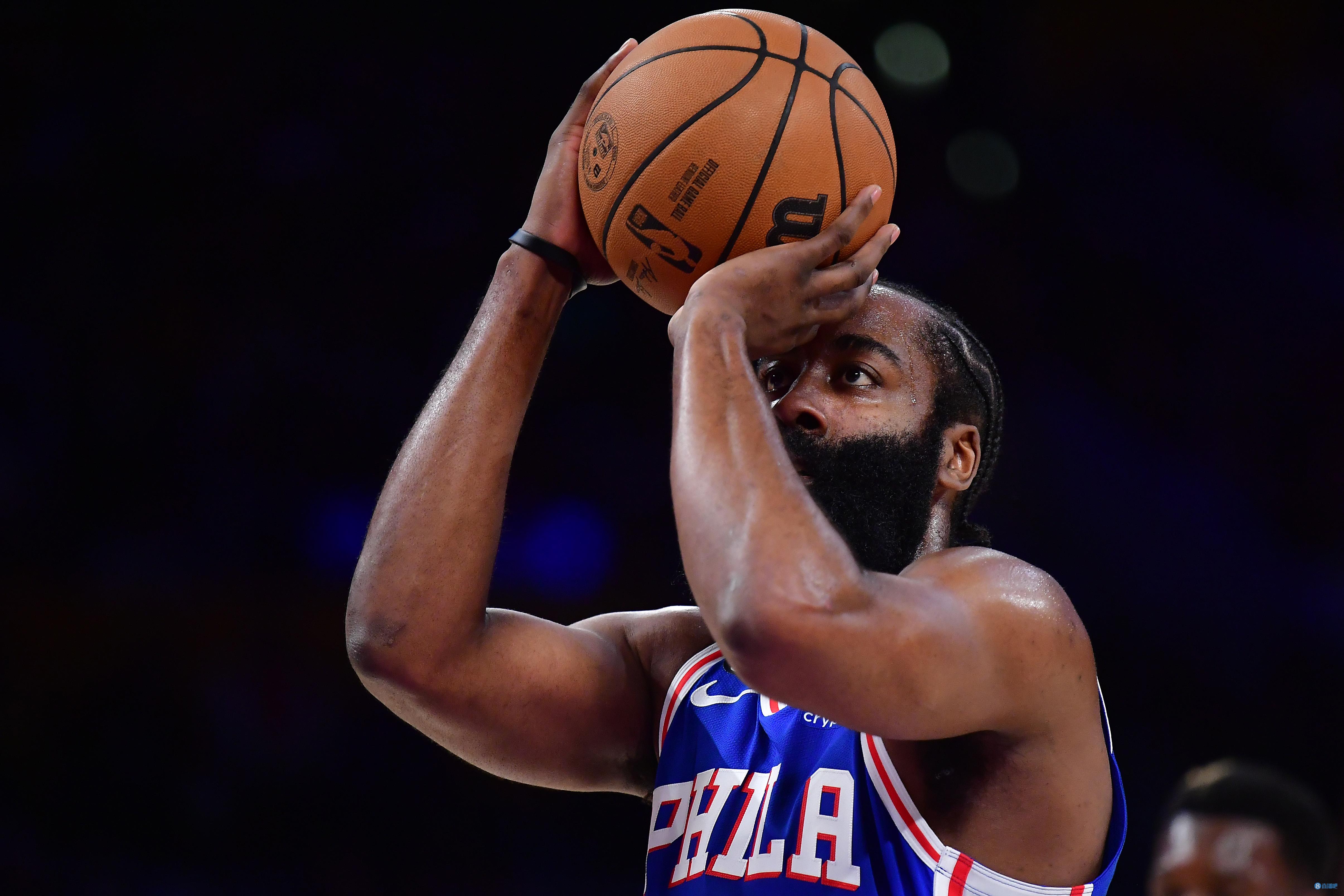 扎戈：托蒂睡觉打呼噜还说梦话；吐西蒙尼口水是因他故意挑衅（扎戈称：托蒂睡觉会打鼾还爱说梦话；向西蒙尼吐口水因对方刻意挑衅）